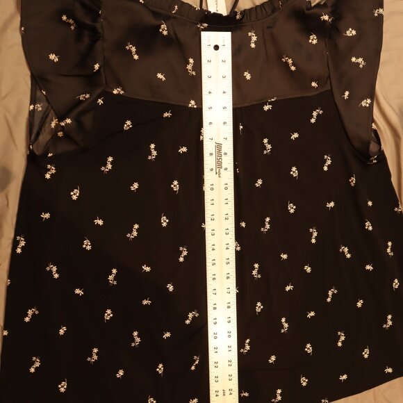 Lane Bryant Floral Flutter Sleeve Top – Black/White – Size 22/24 (3X) – NWT - Picture 6 of 7